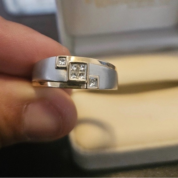 14K two toned yellow white Gold natural diamond men’s wedding band ring size 11 - Picture 2 of 5